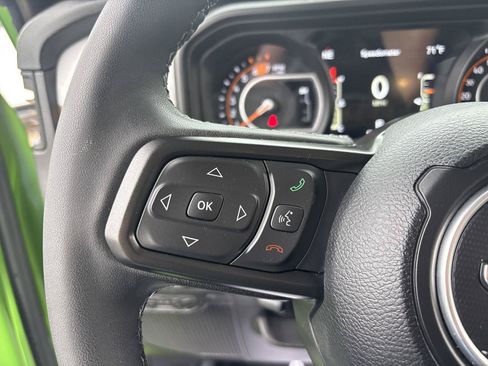 Used 2025 Jeep Wrangler Unlimited Sport AWD/4WD image 18