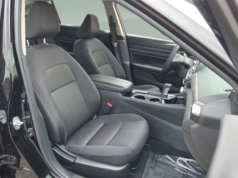 Used 2024 Nissan Altima 2.5 SV image 25