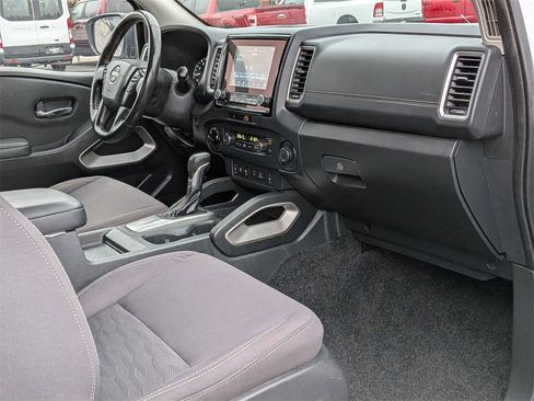 Used 2023 Nissan Frontier SV w/ SV Convenience Package image 21