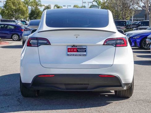 Used 2023 Tesla Model Y Performance image 5