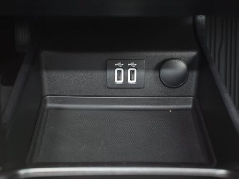 Used 2019 Ford Fusion Energi Titanium FWD image 32
