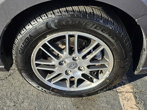 Used 2010 Ford Focus SE image 23