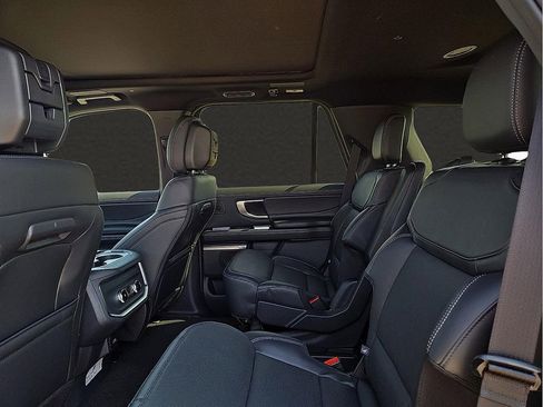 New 2026 Ford Expedition Platinum AWD/4WD image 10