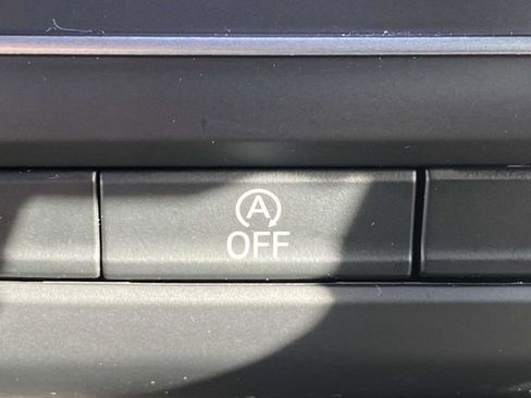 Used 2021 Volkswagen Atlas SE image 30