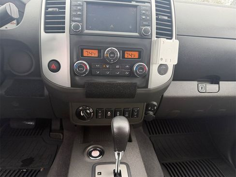 Used 2020 Nissan Frontier PRO-4X w/ Pro-4x Utility Package image 13