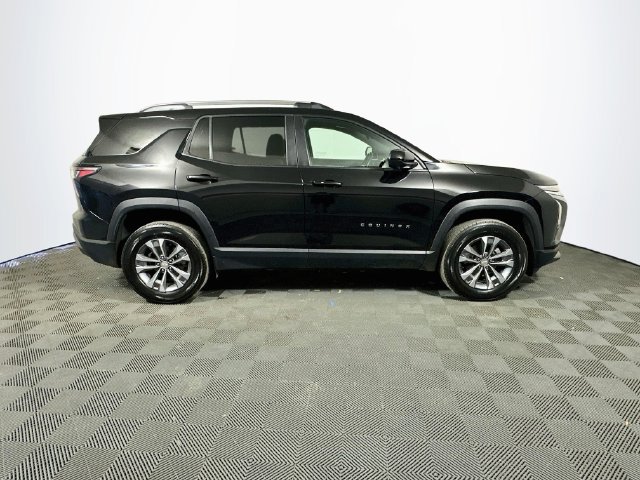 Used 2025 Chevrolet Equinox LT w/ Convenience Package II FWD image 9
