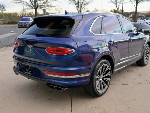 Used 2023 Bentley Bentayga image 5