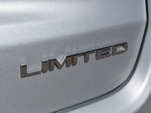 Used 2025 Jeep Compass Limited AWD/4WD image 12