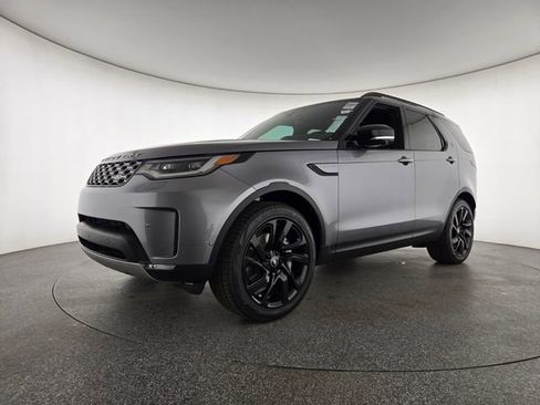 New 2025 Land Rover Discovery S image 4