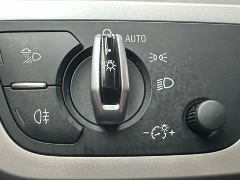 Used 2017 Audi A4 2.0T Premium image 23