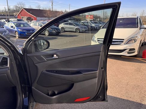 Used 2017 Hyundai Tucson Sport w/ Cargo Package image 13