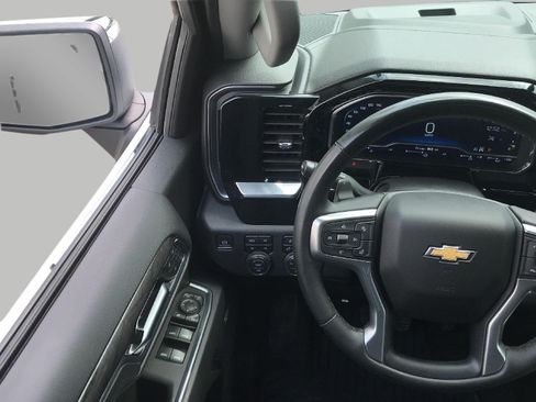 Used 2023 Chevrolet Silverado 1500 LTZ w/ LTZ Convenience Package II AWD/4WD image 4
