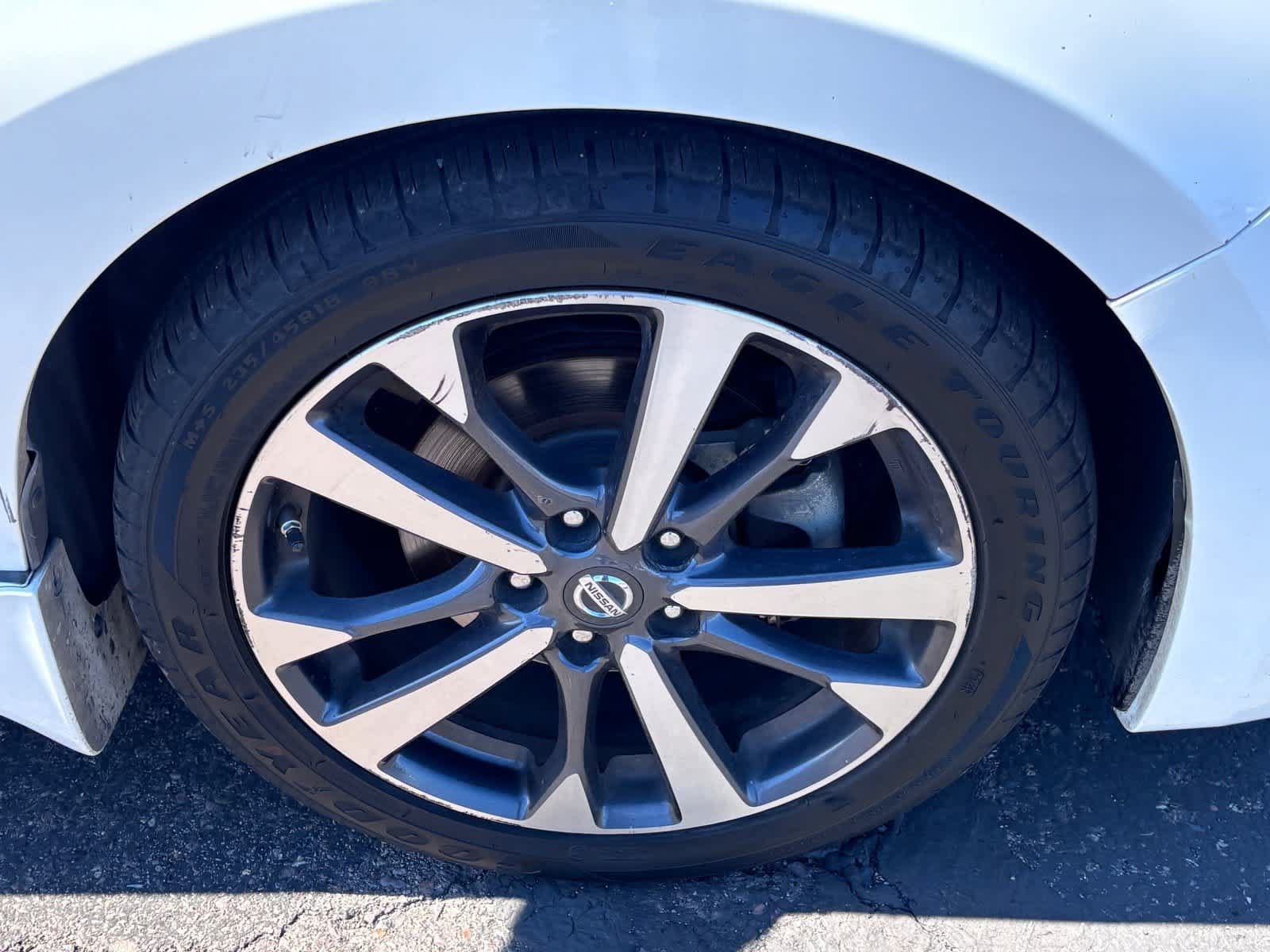 Used 2016 Nissan Altima 2.5 SR w/ LED Appearance Package FWD image 10
