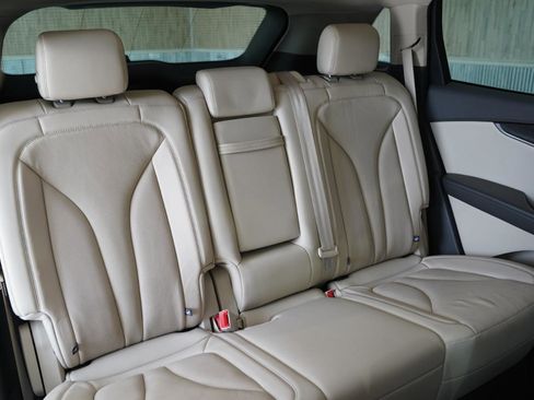 Used 2019 Lincoln Nautilus Reserve w/ Driver Assistance Package image 34