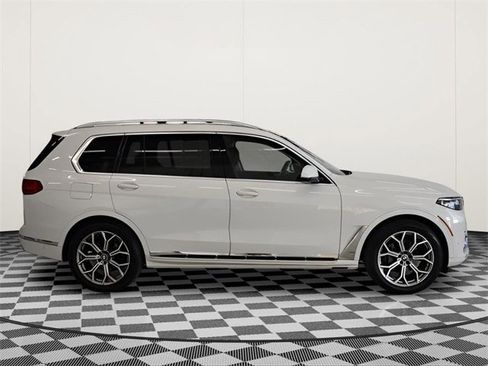 Used 2021 BMW X7 xDrive40i w/ Parking Assistance Package image 2