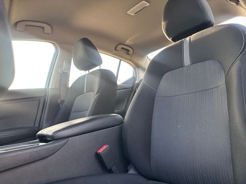 Certified 2025 Nissan Sentra SV FWD image 36