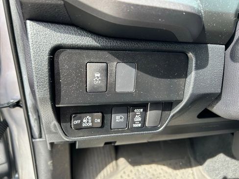 Certified 2021 Toyota Tacoma TRD Off-Road AWD/4WD image 19