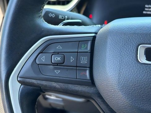 Used 2022 Jeep Grand Cherokee Limited w/ Luxury Tech Group II RWD image 17