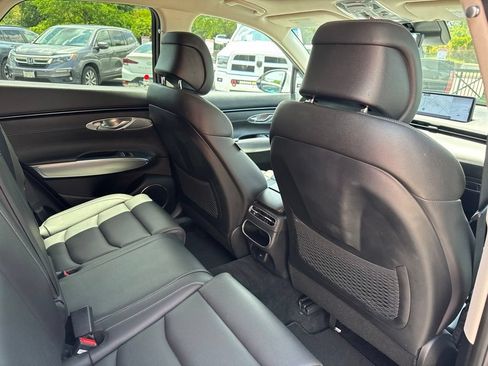Used 2022 Genesis GV70 2.5T w/ Select Package AWD/4WD image 31