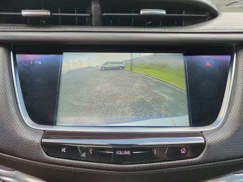 Used 2018 Cadillac XT5 Premium Luxury FWD image 14