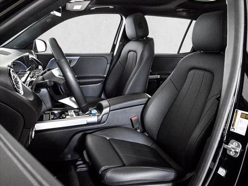 Certified 2025 Mercedes-Benz EQB 300 4MATIC image 18