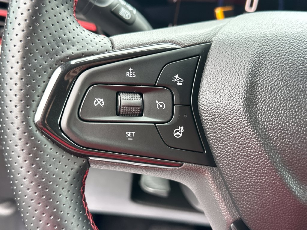 Used 2024 Chevrolet Trax RS w/ Driver Confidence Package FWD image 19