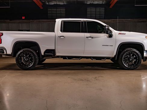 Used 2021 Chevrolet Silverado 3500 LTZ w/ LTZ Premium Package AWD/4WD image 10
