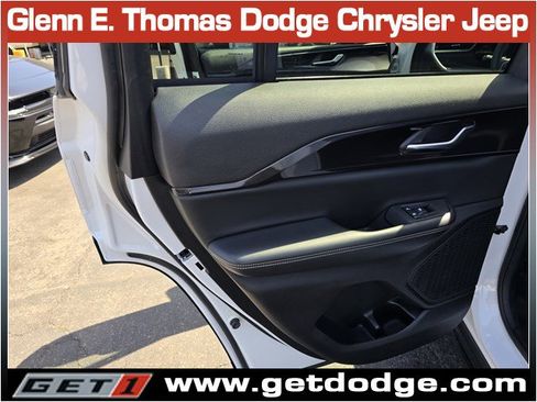 Used 2023 Jeep Grand Cherokee Altitude RWD image 27