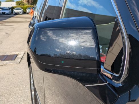 Used 2023 GMC Yukon SLT image 12