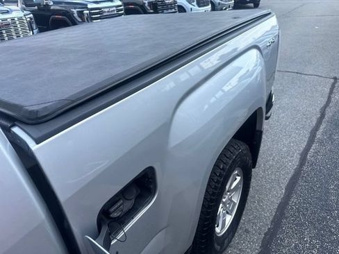 Used 2016 GMC Canyon 4x4 Extended Cab image 5