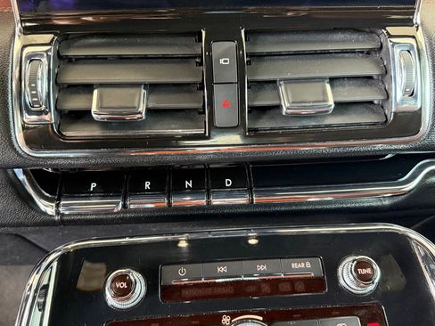 Used 2018 Lincoln Navigator Reserve w/ Technology Package AWD/4WD image 16