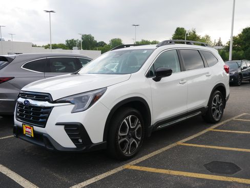 Used 2024 Subaru Ascent Limited w/ Popular Package #2 AWD/4WD image 2