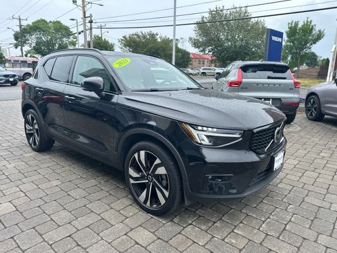 Used 2023 Volvo XC40 B5 Plus w/ Protection Package Premier AWD/4WD image 45
