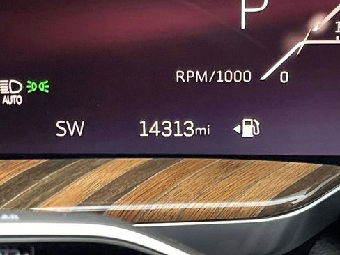 Certified 2025 Cadillac Escalade ESV Sport Platinum image 29