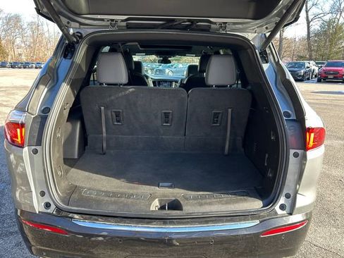 Used 2023 Buick Enclave Essence w/ Experience Buick Package image 29
