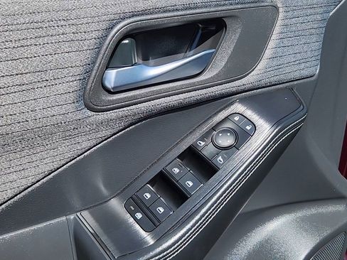 Used 2023 Nissan Rogue SV AWD/4WD image 7