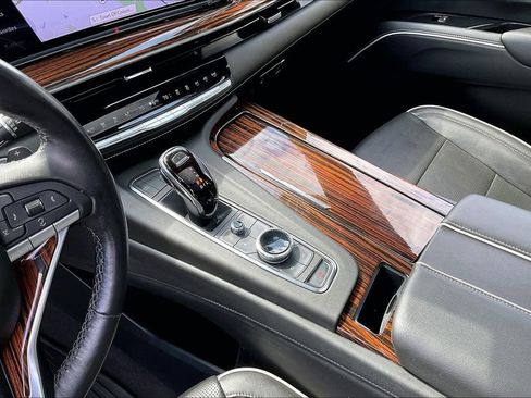 Used 2022 Cadillac Escalade Premium Luxury image 17