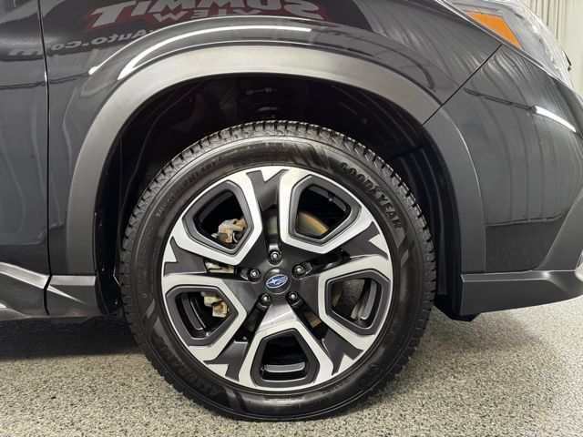 Used 2023 Subaru Ascent Limited AWD/4WD image 29