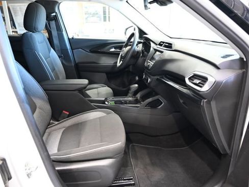 Used 2023 Chevrolet TrailBlazer LT FWD image 10