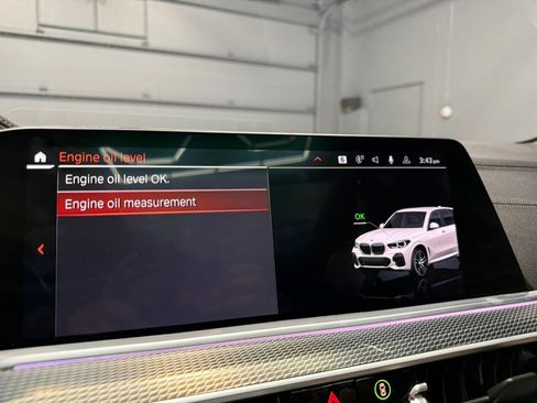 Used 2021 BMW X5 xDrive40i w/ M Sport Package AWD/4WD image 37