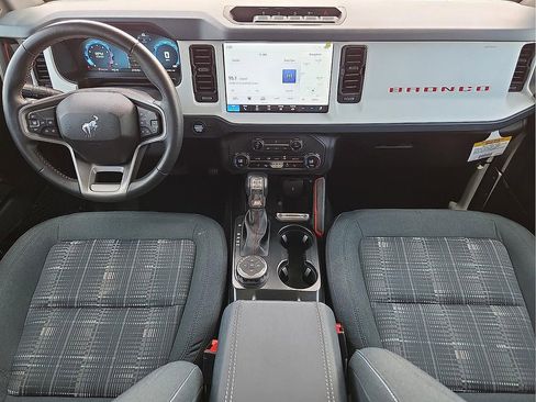 Used 2025 Ford Bronco Heritage Edition AWD/4WD image 12