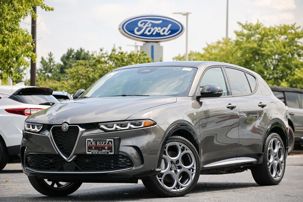 Used 2024 Alfa Romeo Tonale Ti AWD/4WD image 2