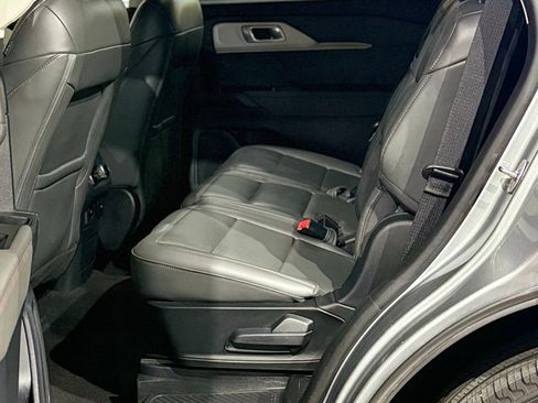 Used 2025 Ford Explorer Active w/ Active Comfort Package AWD/4WD image 49