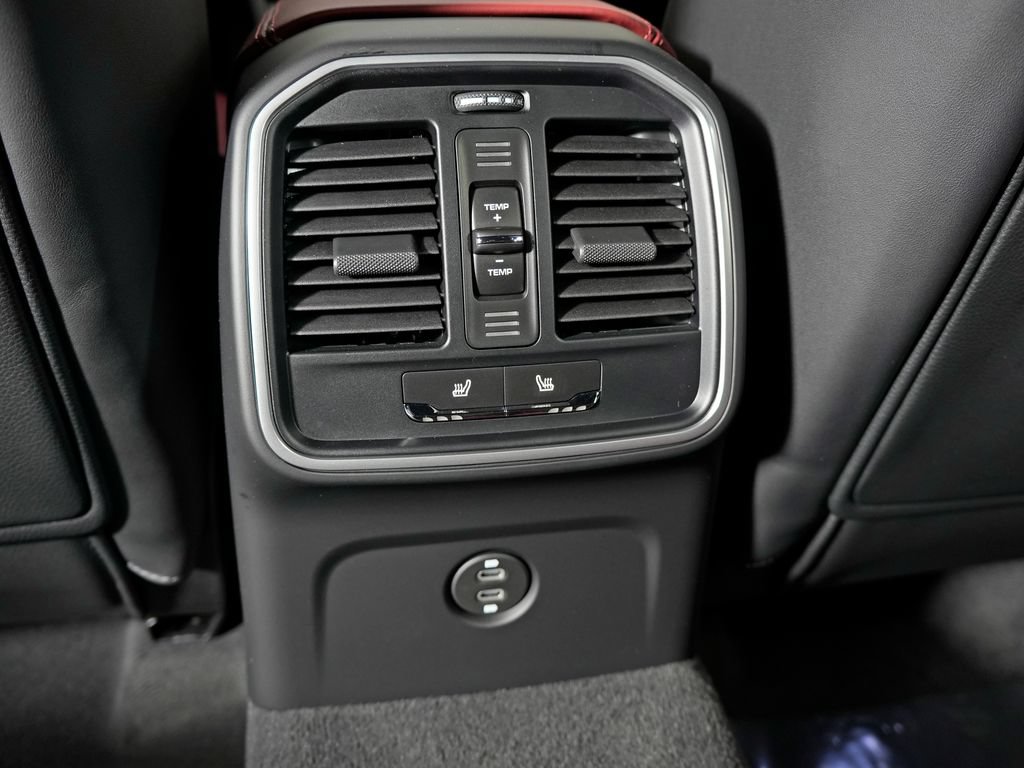 Used 2026 Porsche Macan S AWD/4WD image 35