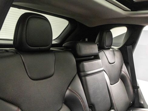 Used 2019 Jeep Cherokee Trailhawk image 36