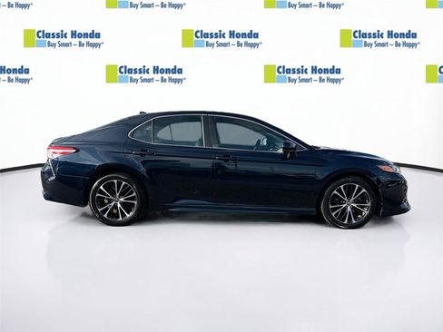 Used 2020 Toyota Camry SE FWD image 9