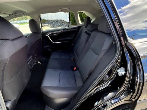 Used 2025 Toyota RAV4 XLE image 15