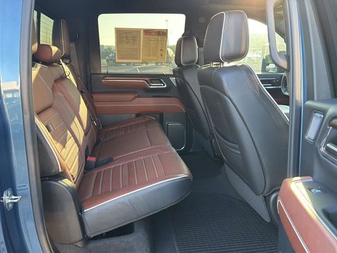 Used 2024 GMC Sierra 3500 Denali Ultimate AWD/4WD image 13