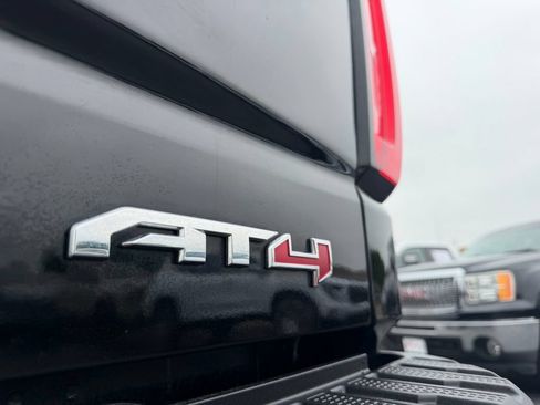 Used 2022 GMC Sierra 1500 AT4 w/ Technology Package AWD/4WD image 9