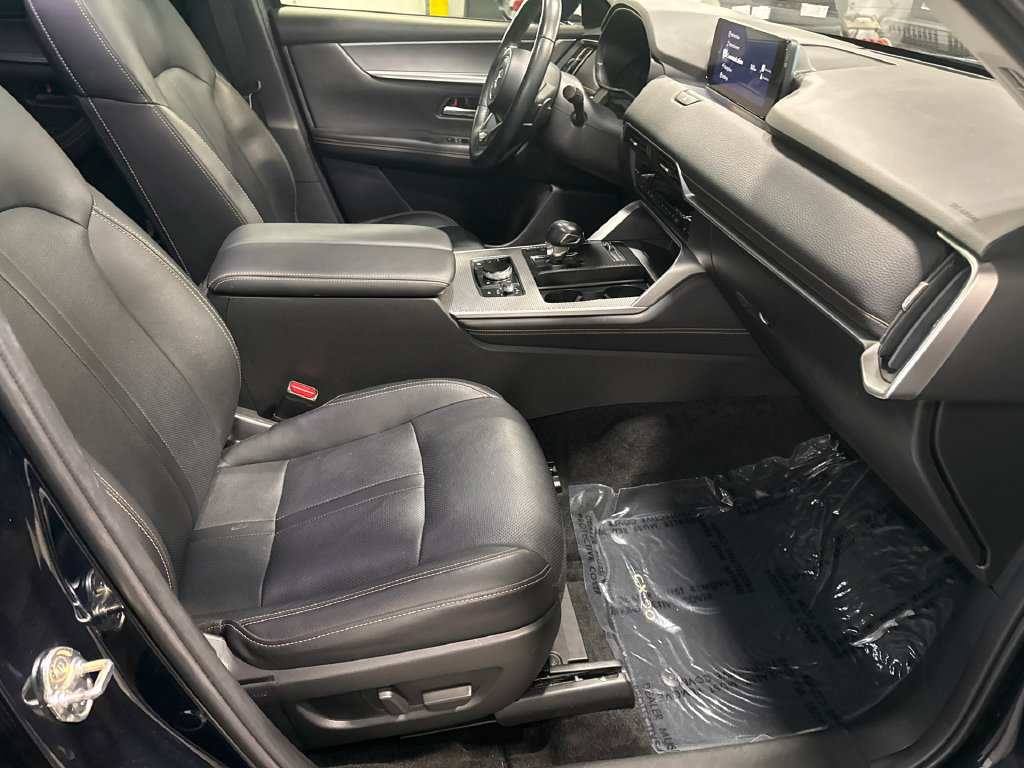 Certified 2024 MAZDA CX-90 3.3 Turbo w/ Preferred Plus AWD/4WD image 17